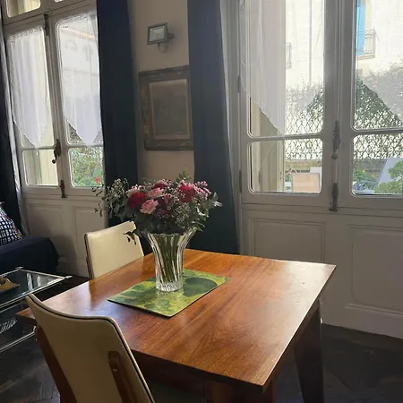 30 M2 Avec Jardin Dans Maison De Maitre