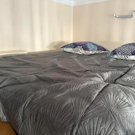 30 M2 Avec Jardin Dans Maison De Maitre Apartment Béziers